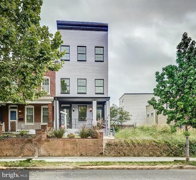 Primary Photo - 1209 Oates St NE