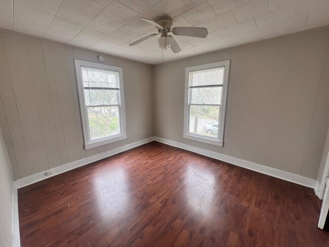 Building Photo - 312 S Pumphrey