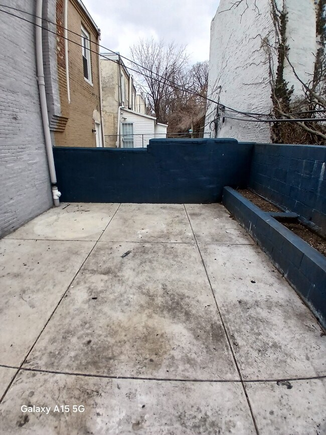 Building Photo - 116 E Pastorius St