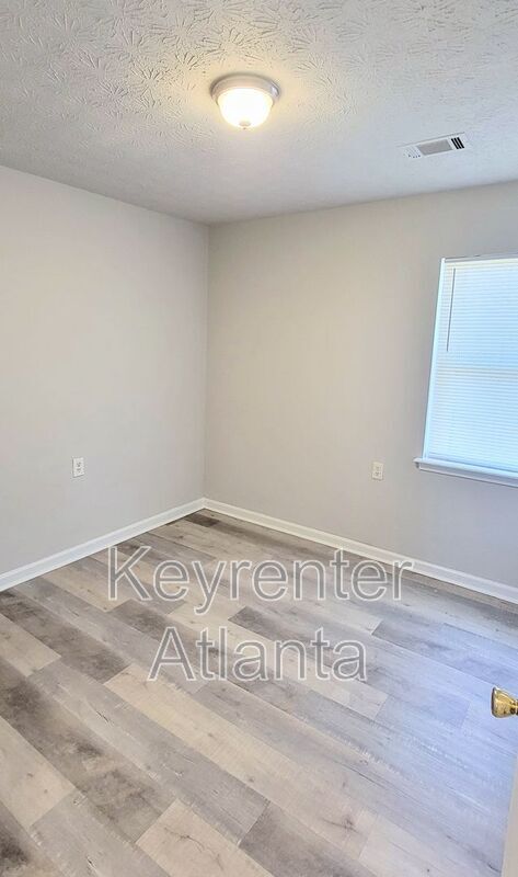 Building Photo - 41 Meldon Ave SE