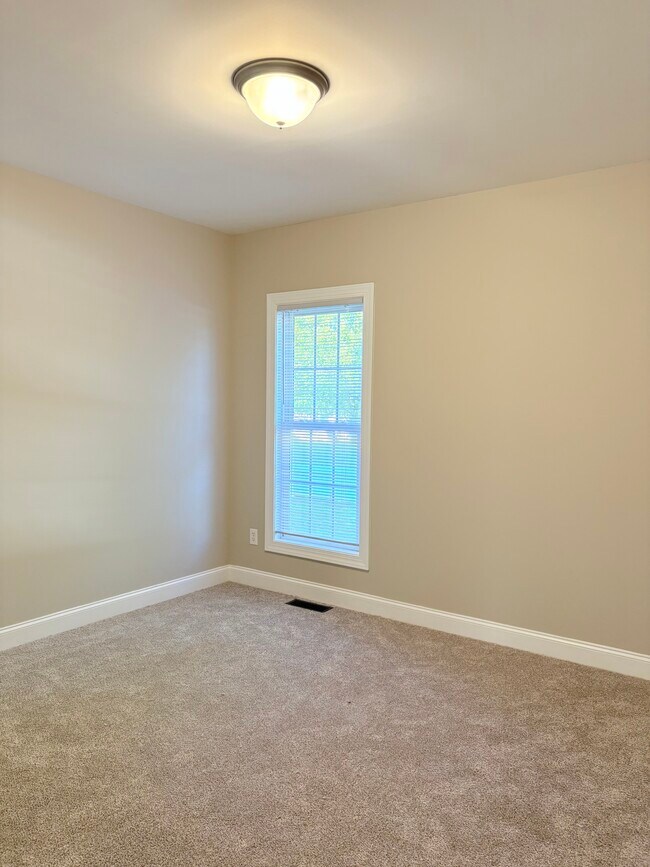 Building Photo - 2635 Danhaven Dr