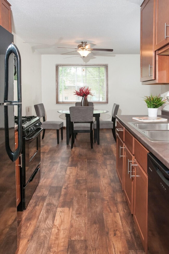 Building Photo - Valley Place Apartments