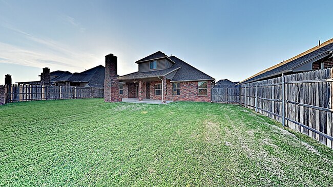Building Photo - Luxury 4 Bedroom, 2.5 Bath Home with Bonus Room and Storm Shelter in Deer Creek Schools.