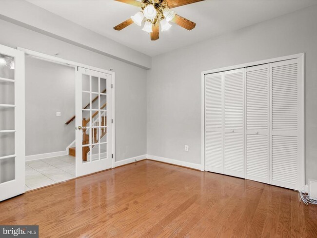Building Photo - 563 Pelican Ave