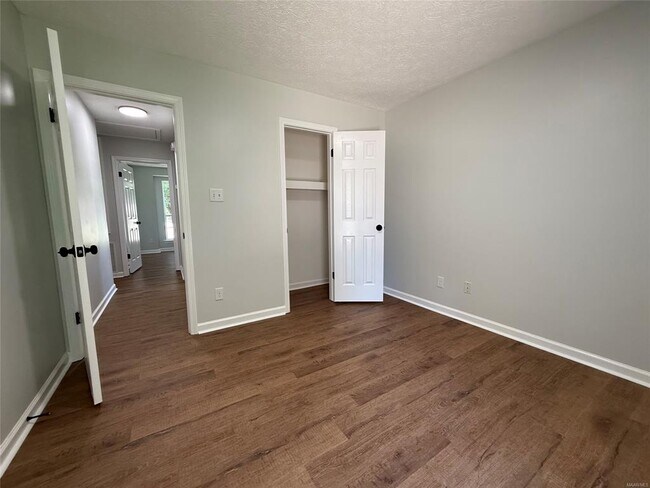 Building Photo - 6524 Foxleigh Ct