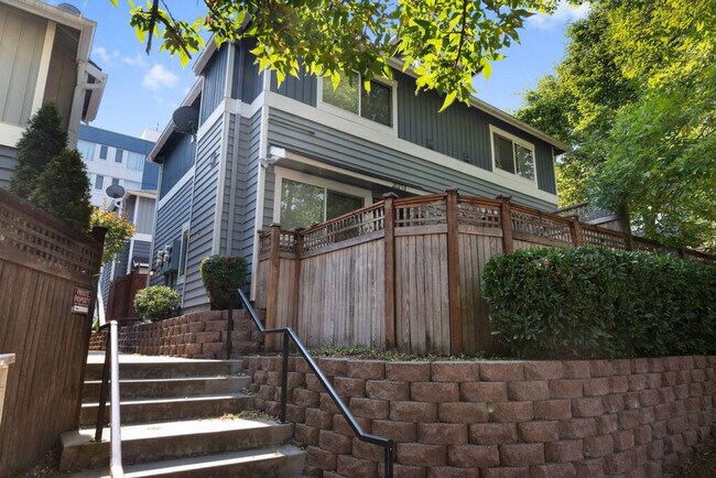 Building Photo - 2025 South Main St