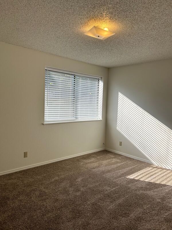 Building Photo - 3565 S Gekeler Ln