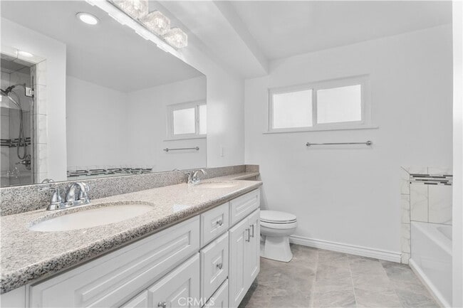 Building Photo - 702 Scripps Dr