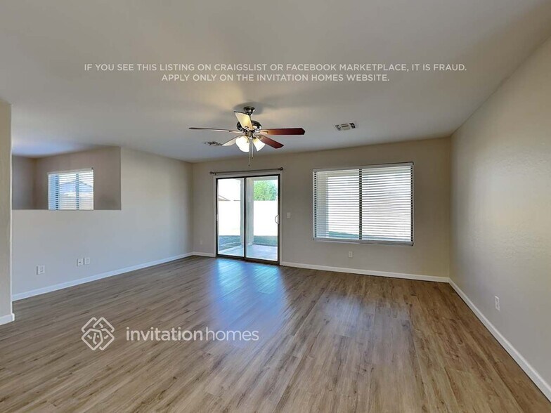 Building Photo - 3274 E Bonanza Rd