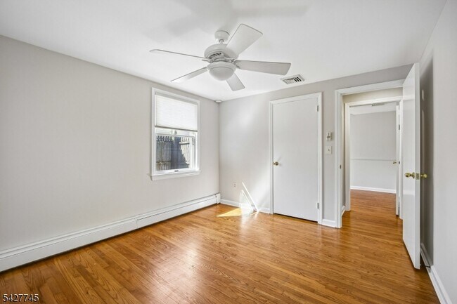 Building Photo - 32 Center St