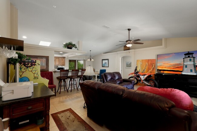 Building Photo - 1820 Ambas Dr