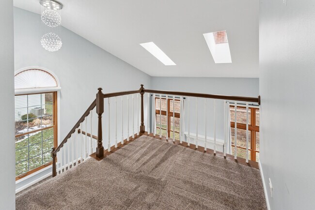 Building Photo - 310 Spring Creek Cir