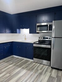 Building Photo - 508 Elm St