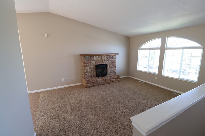 Building Photo - 152 Steep Mountain Dr