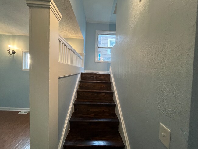 Building Photo - 1402 Armstrong Ave