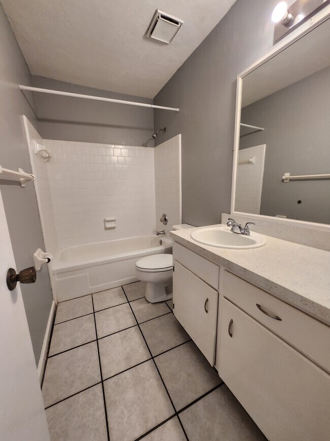 Building Photo - 1784 Dax Ct