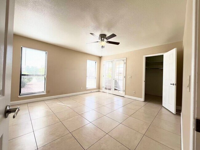Building Photo - Charming home located in  Henderson
