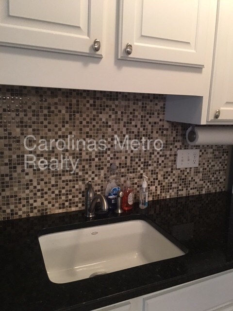 Building Photo - 2321 Oldenburg Dr