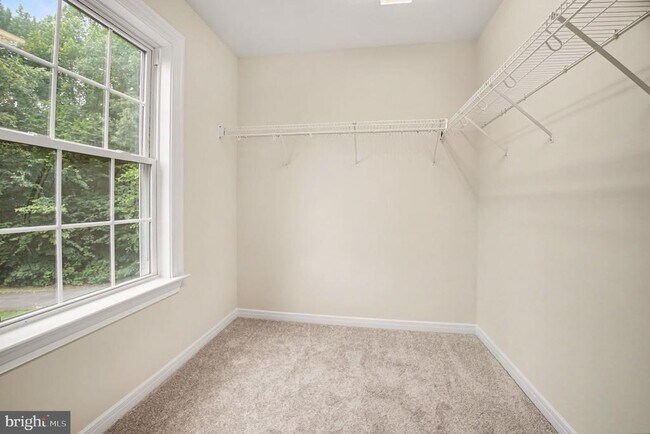 Building Photo - 71 Battery Ridge Dr