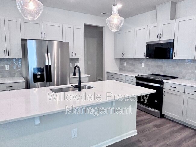 Building Photo - 175 Anise Ln
