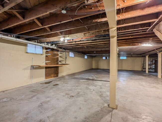 Building Photo - Private old world charm 3 bed, 1 bath home with tons of storage options!