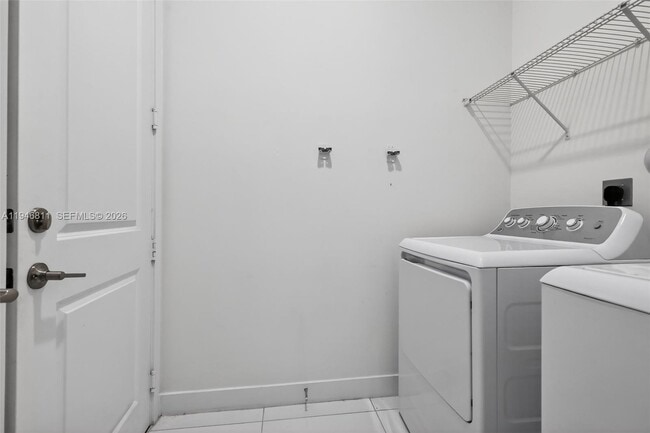 Building Photo - 4398 SW 173rd Ave