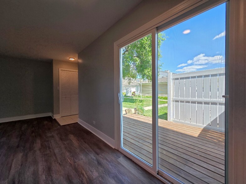 Building Photo - 1672 Cornell Dr