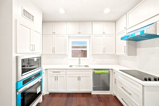 Building Photo - 15130 Walters Rd