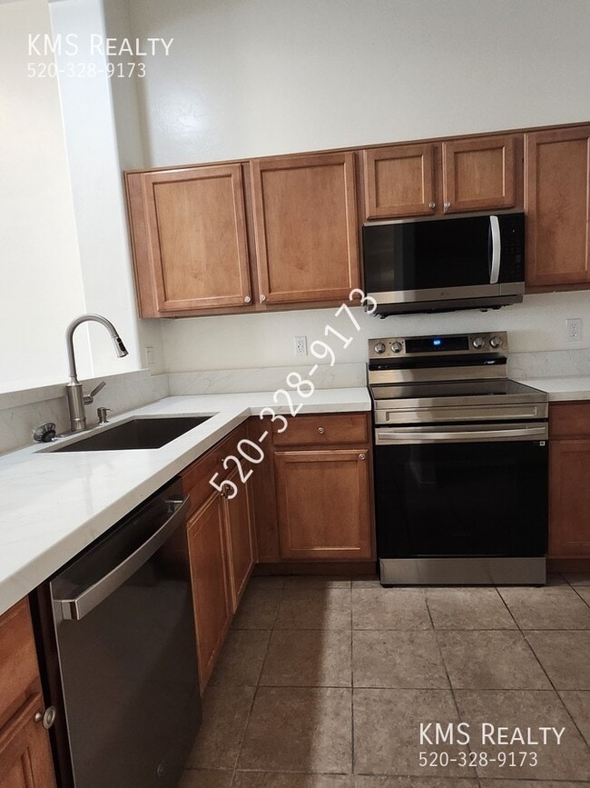 Building Photo - 6603 E Ladonna Ln