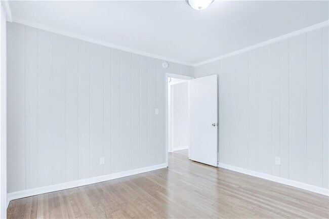 Building Photo - 3078 Rebecca Dr SW