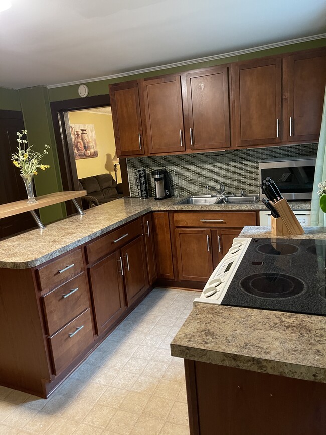 Building Photo - 934 Vine St