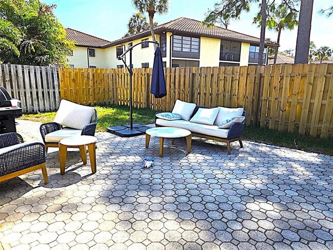 Building Photo - 2547 Estancia Blvd