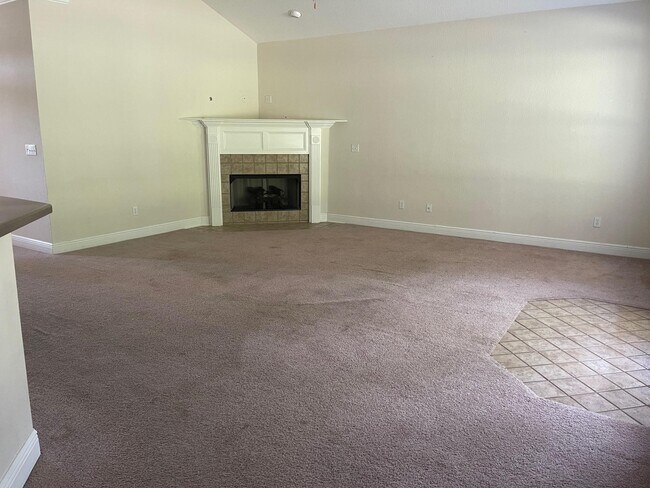 Building Photo - 222 Tillis Ln