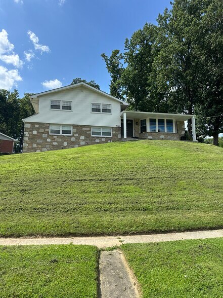 Building Photo - 536 Cardinal Dr