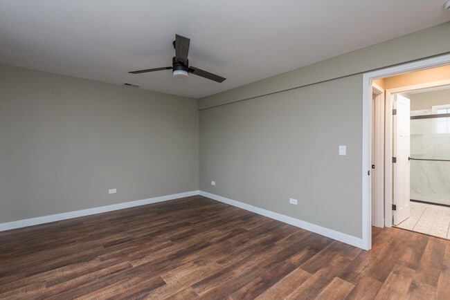 Building Photo - 42076 N East Rd