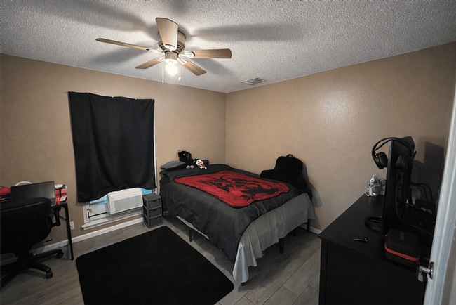 Building Photo - 6506 Forest Grove