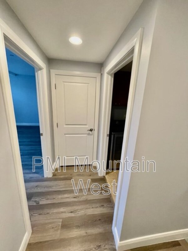 Building Photo - 88 S 900 E