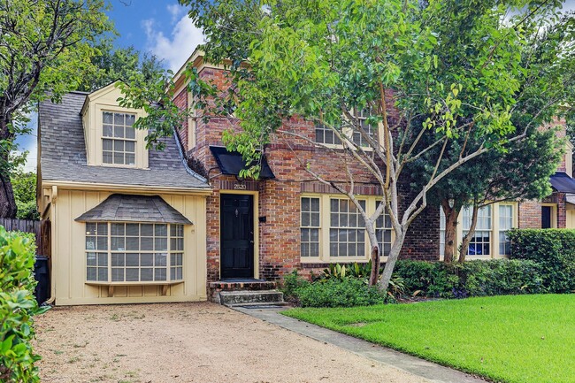 Primary Photo - 2520 Shakespeare St