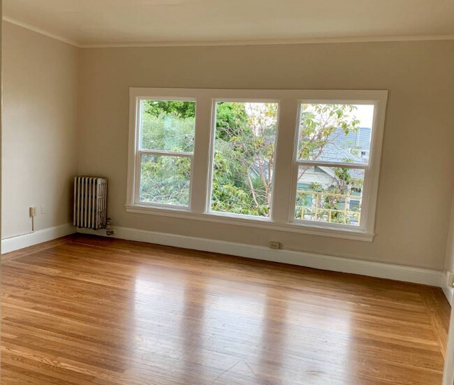 Building Photo - 1732 6th Ave