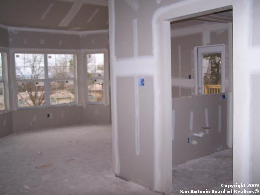 Building Photo - 1270 Hillcrest Dr