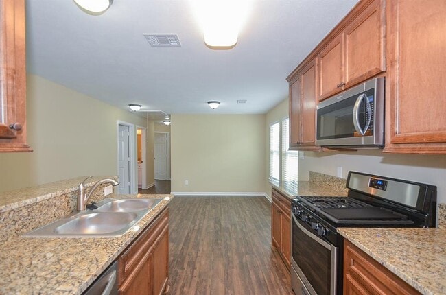 Building Photo - 5807 Cebra St