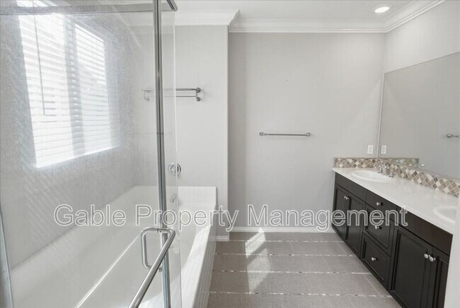 Building Photo - 24359 Verdugo Cir