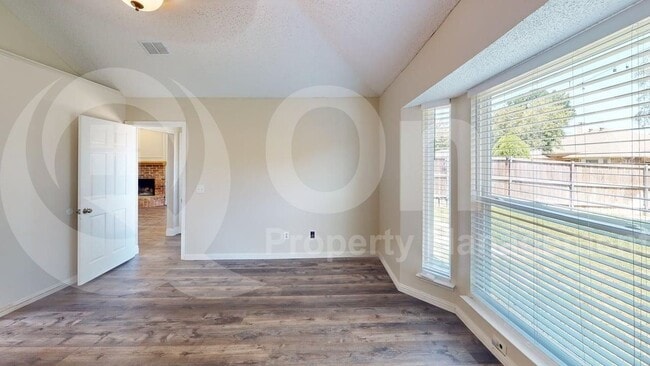 Building Photo - 1217 Babbling Brook Dr