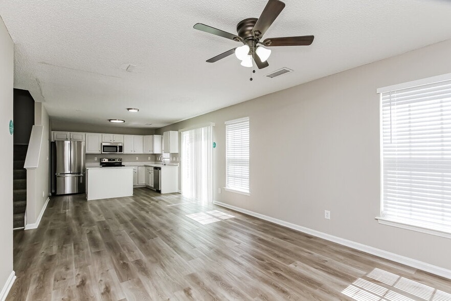 Building Photo - 8534 Appledale Dr