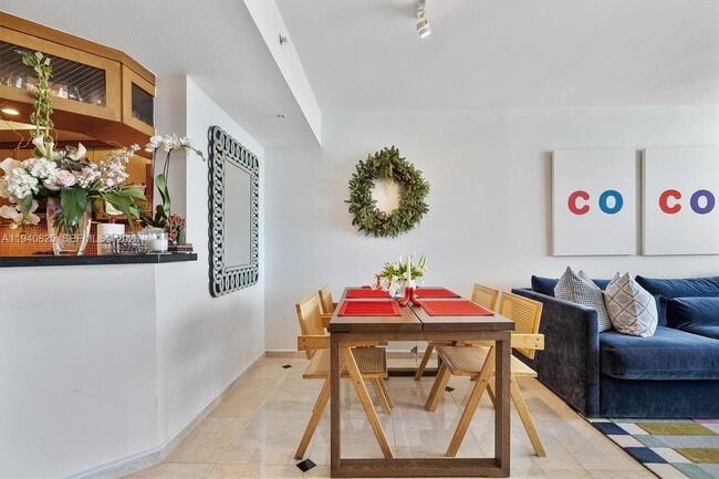 Building Photo - 1800 Sunset Harbour Dr