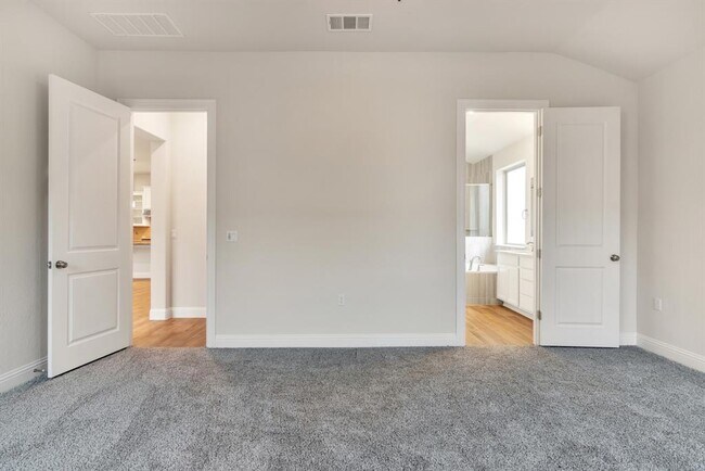 Building Photo - 210 Gulfton St