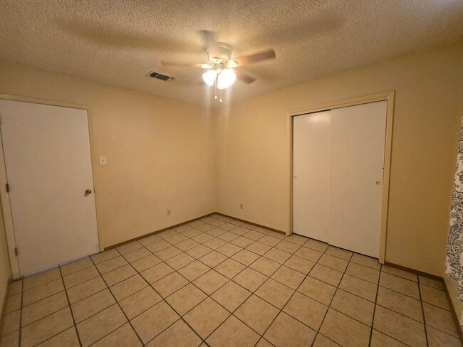 Building Photo - 2307 N Grand Ave