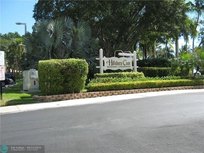 Building Photo - 1523 E Hillsboro Blvd