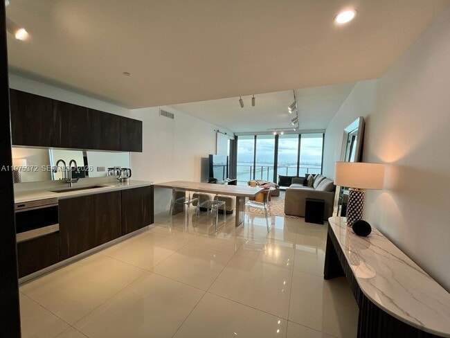 Building Photo - 3131 NE 7th Ave