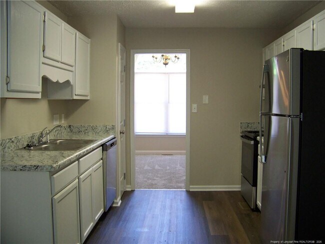 Building Photo - 1981 Wheeling St